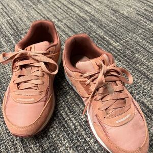 Under Armour Women's Peach Sneakers